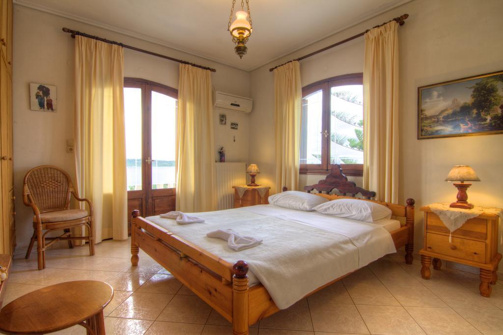 Villa Elena Crete Viranepiskopi Bilik gambar