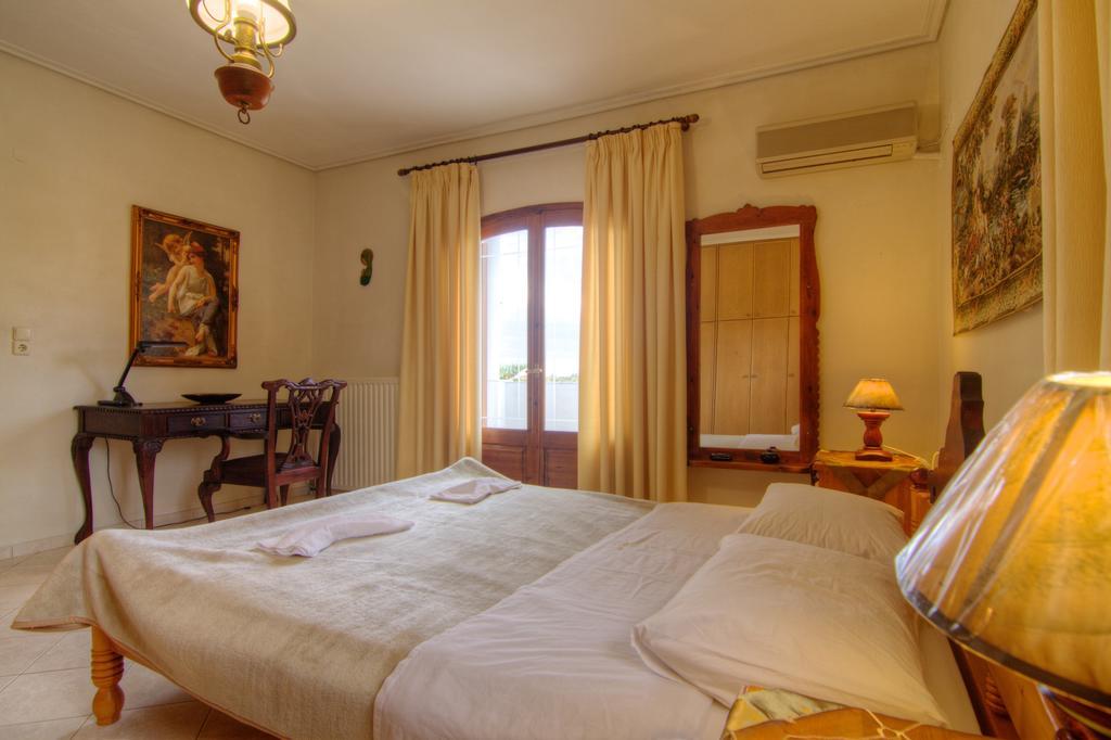Villa Elena Crete Viranepiskopi Bilik gambar